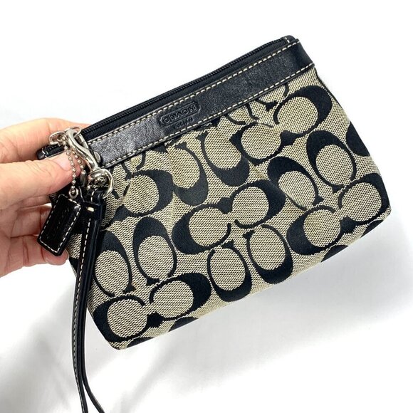 COACH Signature Pleated Wristlet Black & Grey Canvas & Leather 7" x 5" - Picture 9 of 9